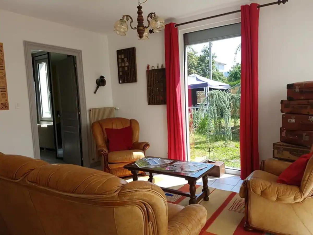 Maison Centre-Ville Calme Avec Jardin Lons-le-Saunier Bagian luar foto
